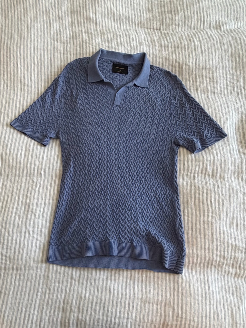 Abercrombie & Fitch Men’s Blue Knit Polo Size Medium